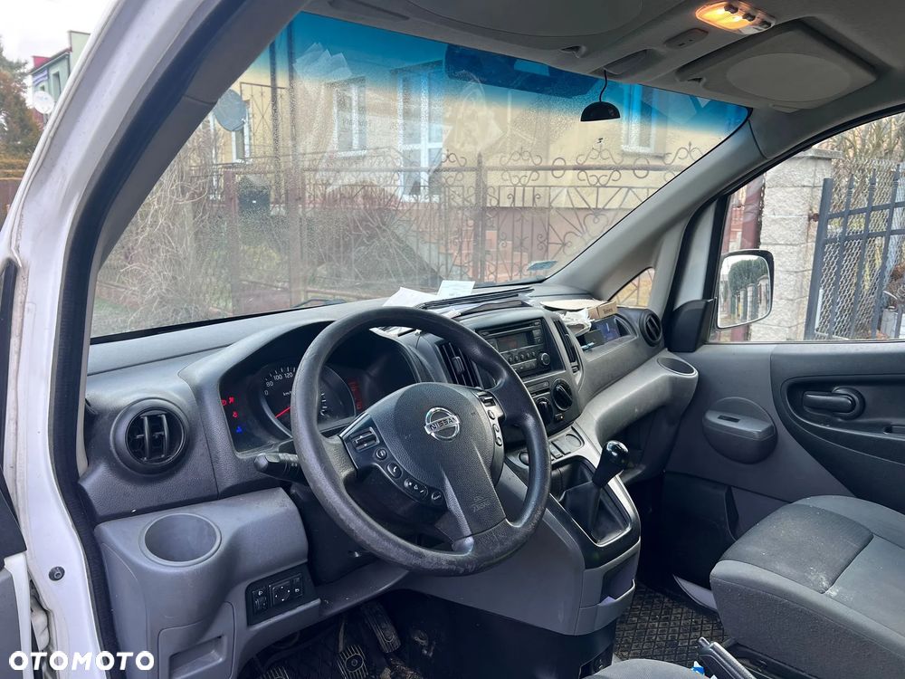 Nissan NV200 - 10