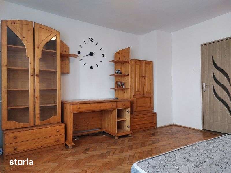 Persoana fizica inchiriez ap 1 cam pacurari — fotografia 1