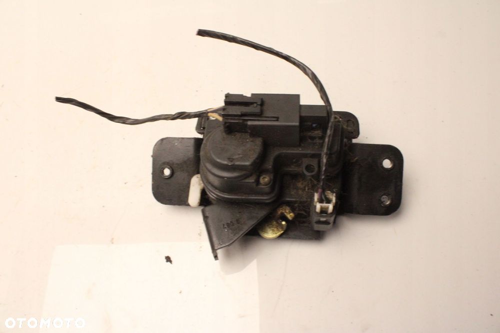 JEEP COMPASS I 06R- ZAMEK KLAPY BAGAŻNIKA TYŁ - 2