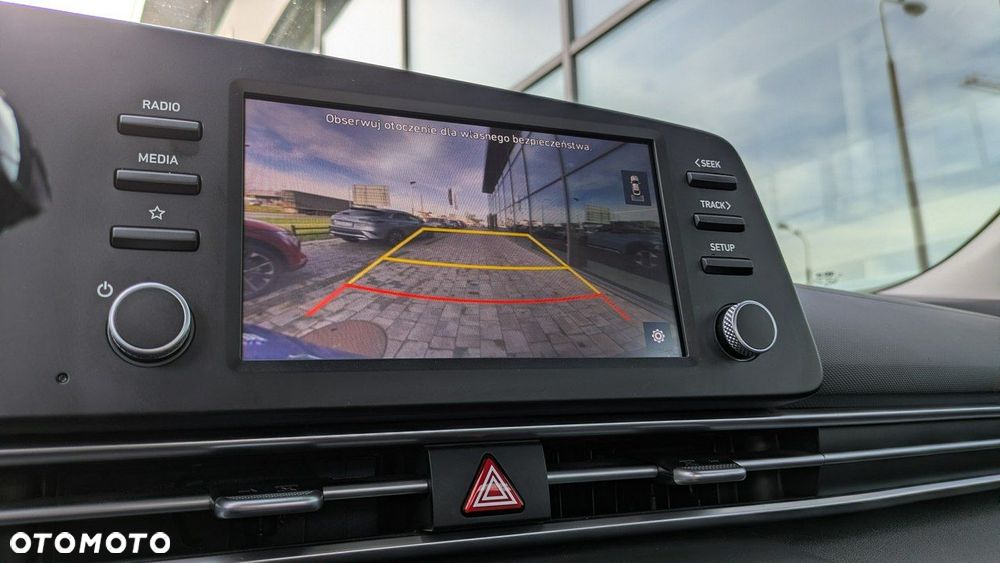 Hyundai Elantra - 32