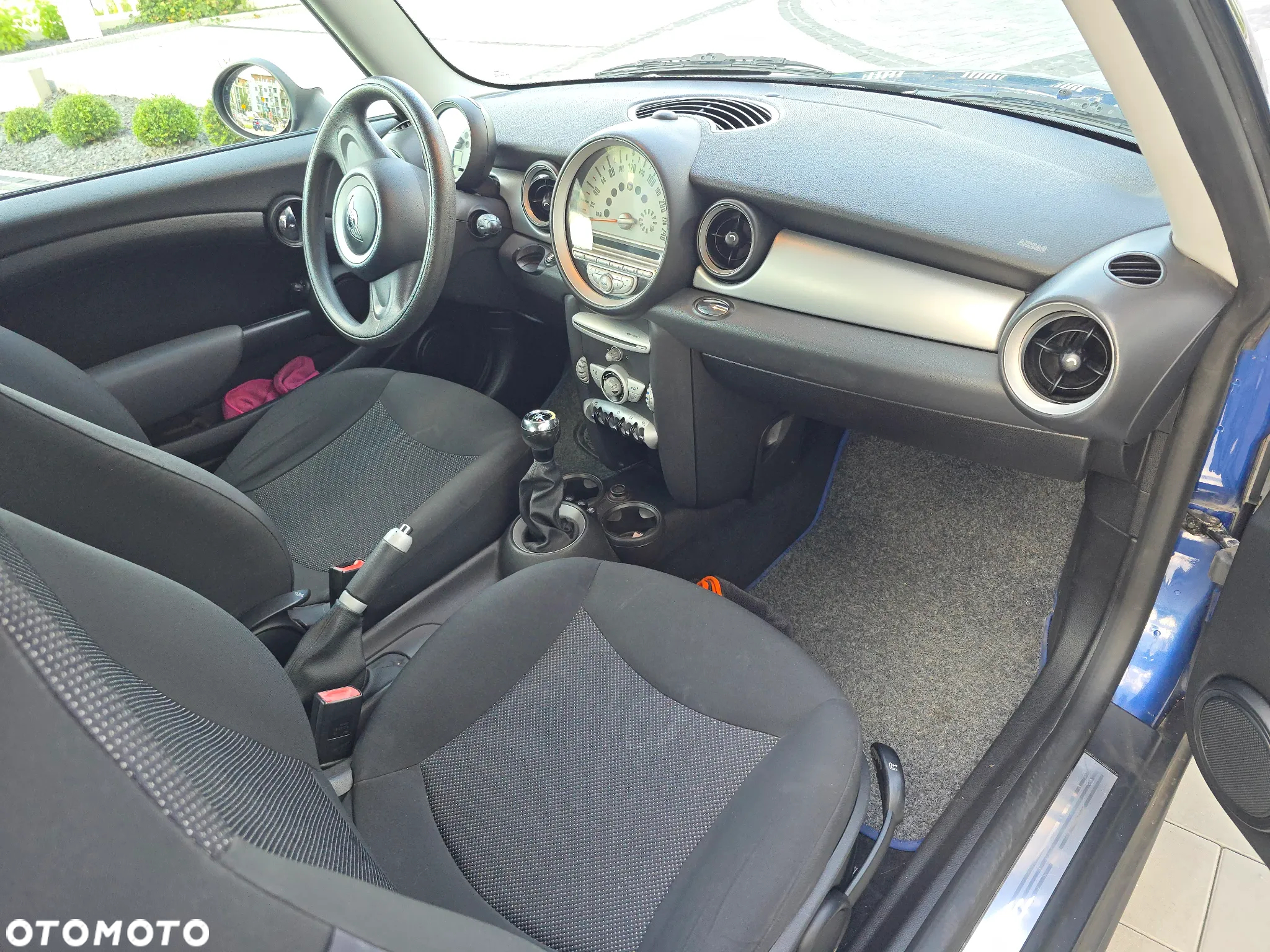 MINI Cooper Standard - 6