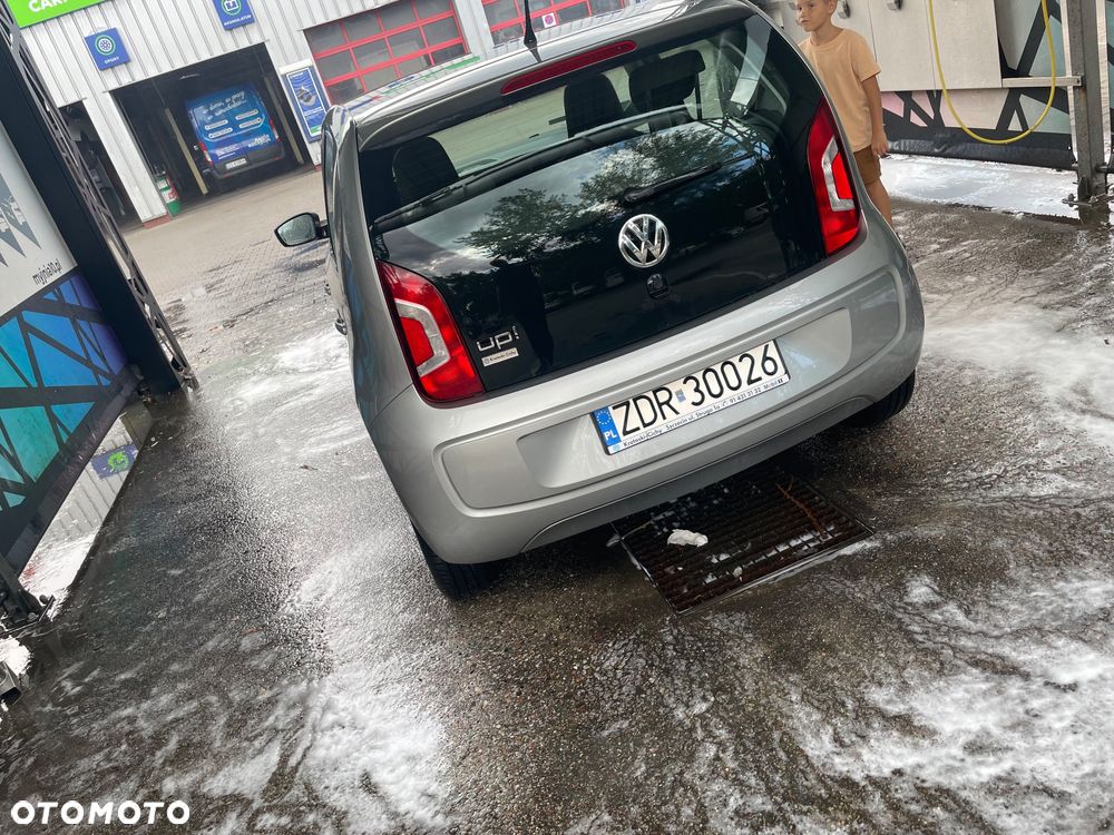 Volkswagen up! 1.0 street - 18