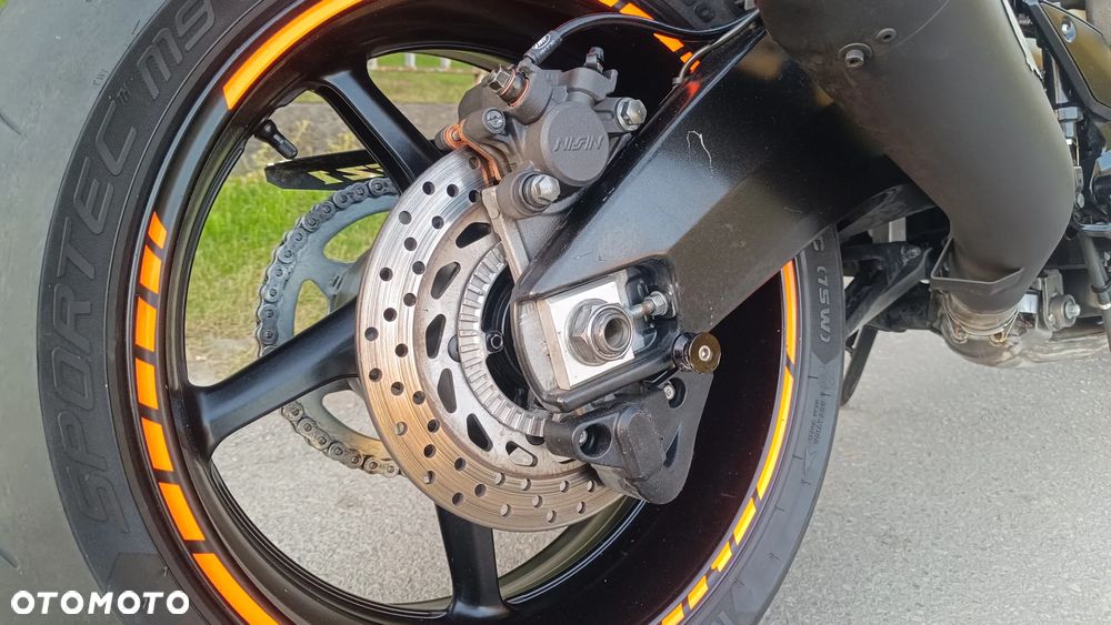 Yamaha FZ - 15