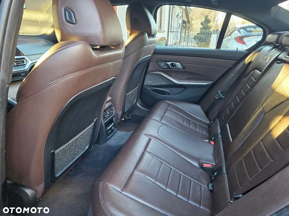 BMW Seria 3 330i M Sport sport - 8