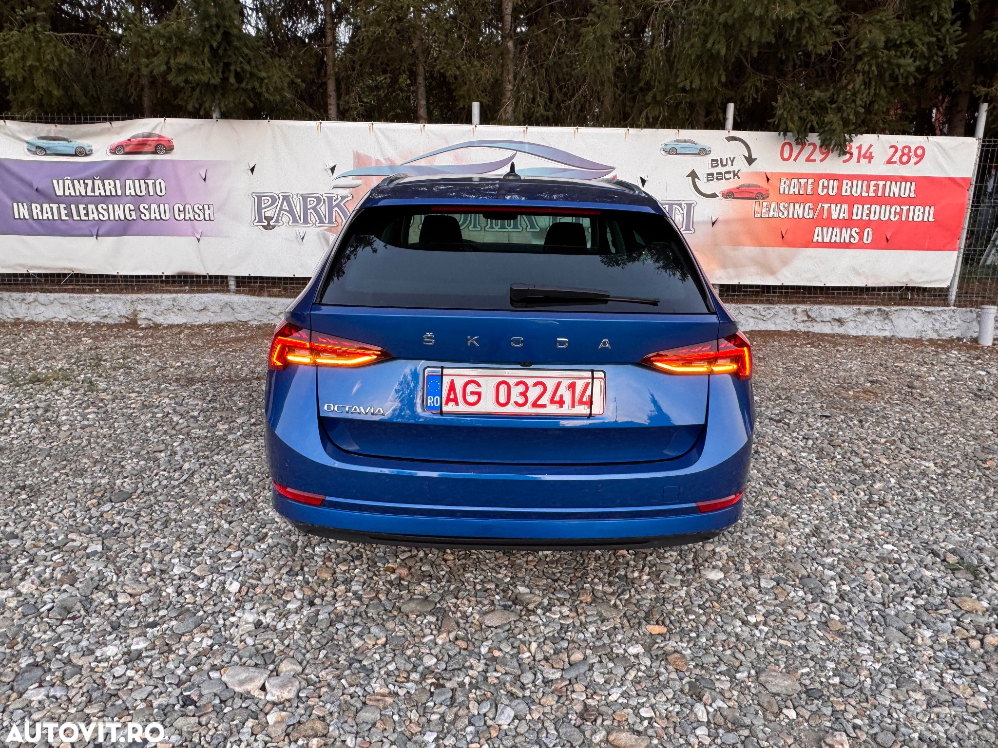 Skoda Octavia Combi 2.0 TDI DSG Exclusive Plus - 12