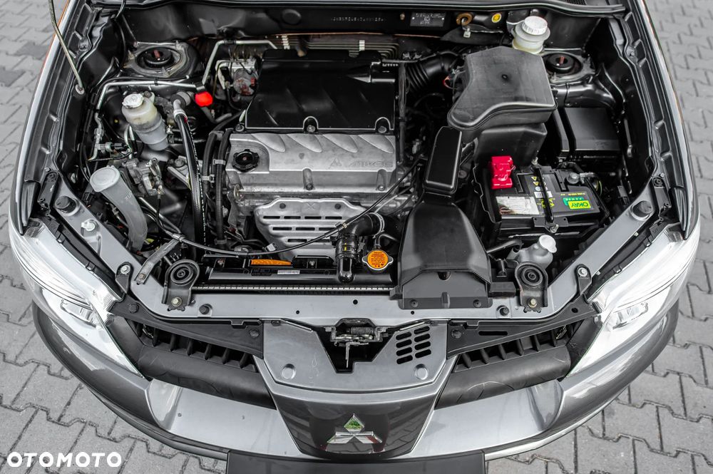 Mitsubishi Outlander - 30