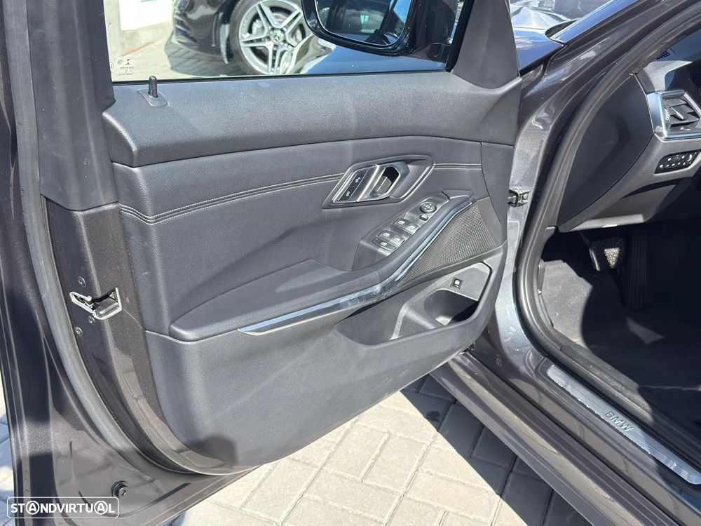 BMW 320 e Line Sport Auto - 12