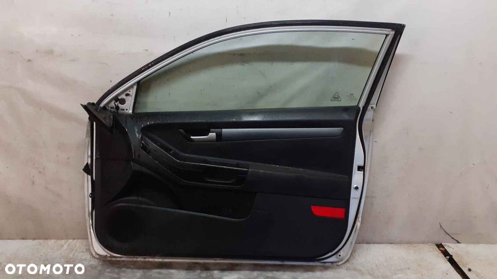 /  DRZWI PRZÓD PRZEDNIE PRAWE KIA PROCEED CEED 3D 3 DRZWI SREBRNE 9S - 5