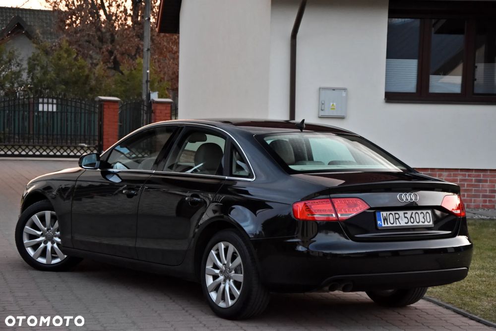 Audi A4 Limousine - 10