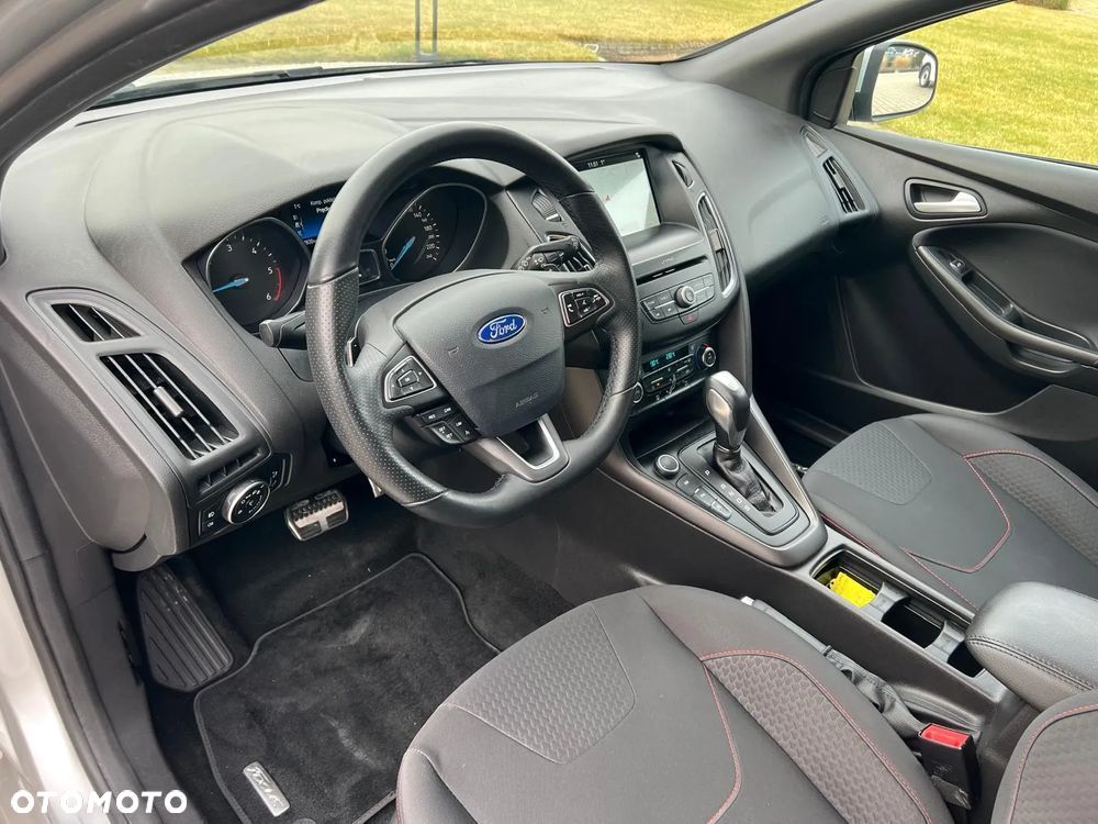 Ford Focus 1.5 EcoBlue Start-Stopp-System ST-LINE - 12