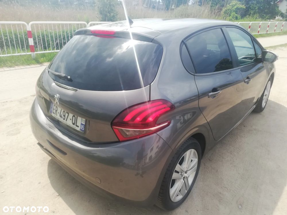 Peugeot 208 82 PureTech Style - 4