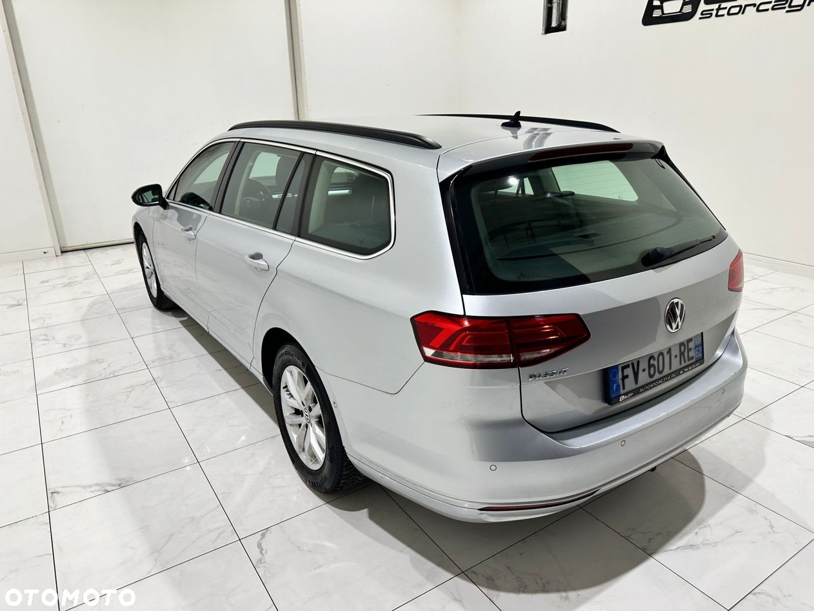 Volkswagen Passat - 11