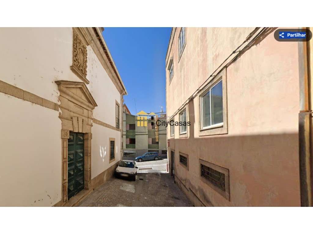 4 Frações para Venda | Centro de Lamego - Grande imagem: 4/25