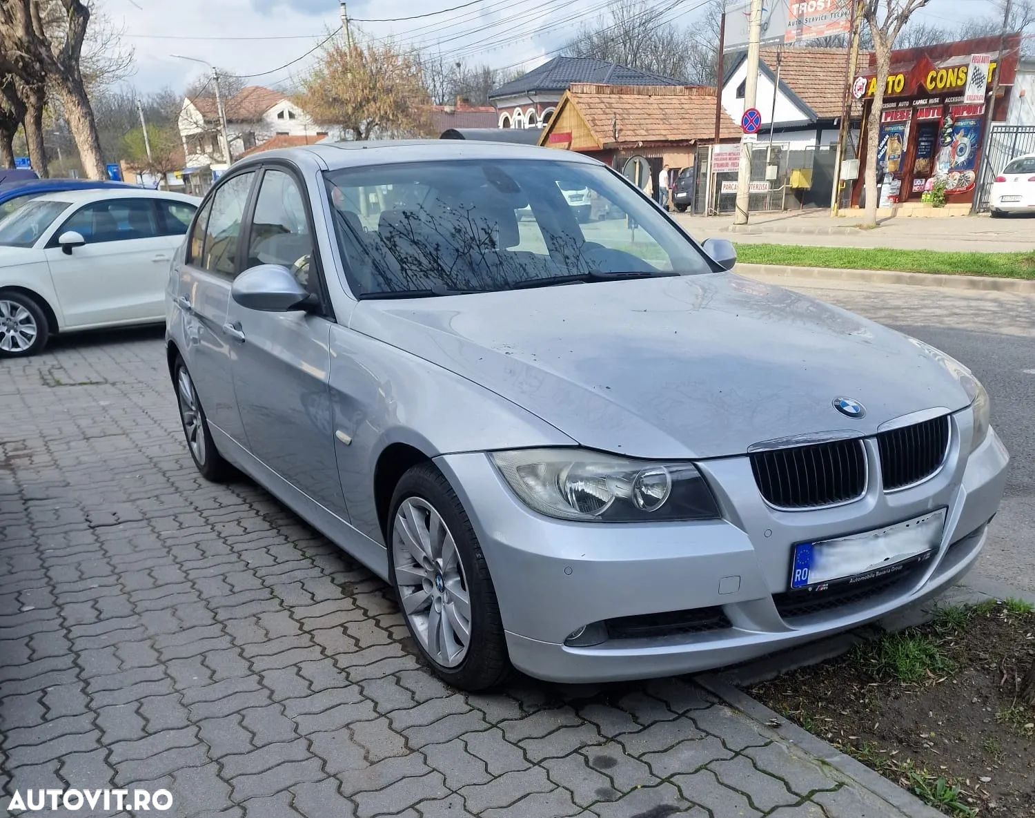 BMW Seria 3 320i - 1