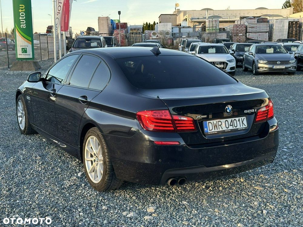 BMW Seria 5 528i xDrive - 8