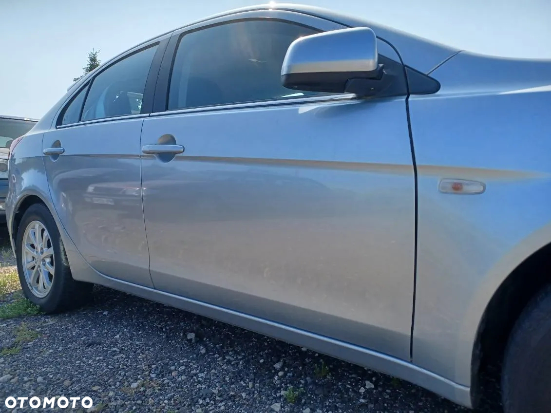 Mitsubishi Lancer VIII 1.6 B 4A92 2012 rok na części - 3