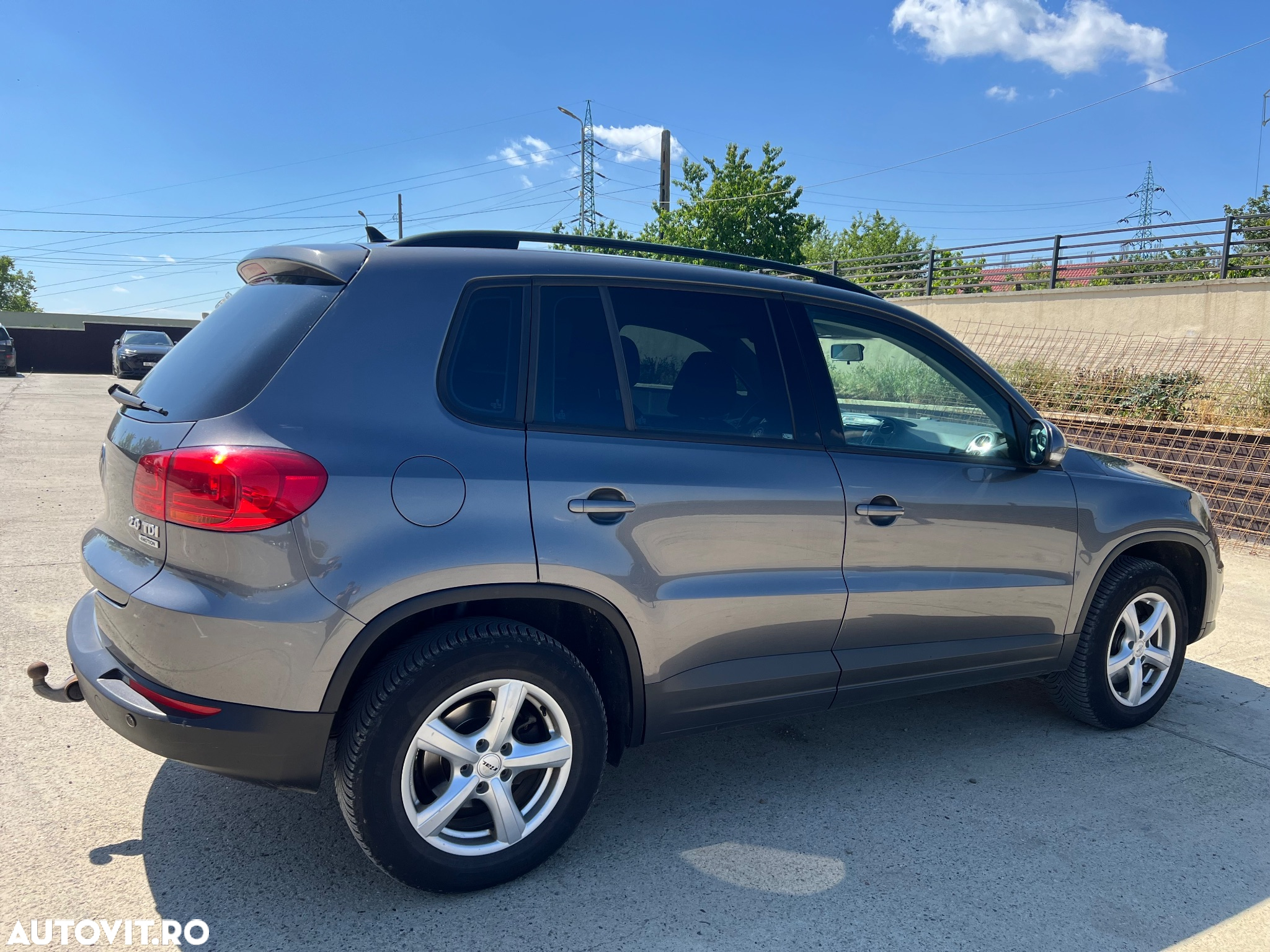 Volkswagen Tiguan 2.0 TDI 4Motion DSG Sport & Style - 26