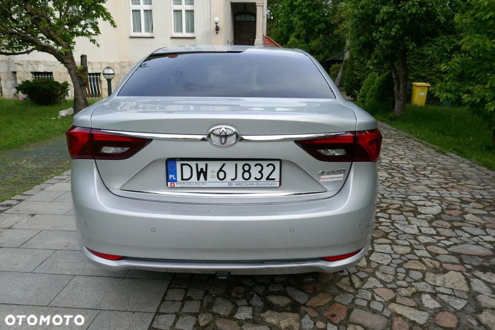 Toyota Avensis 2.0 Premium MS - 6