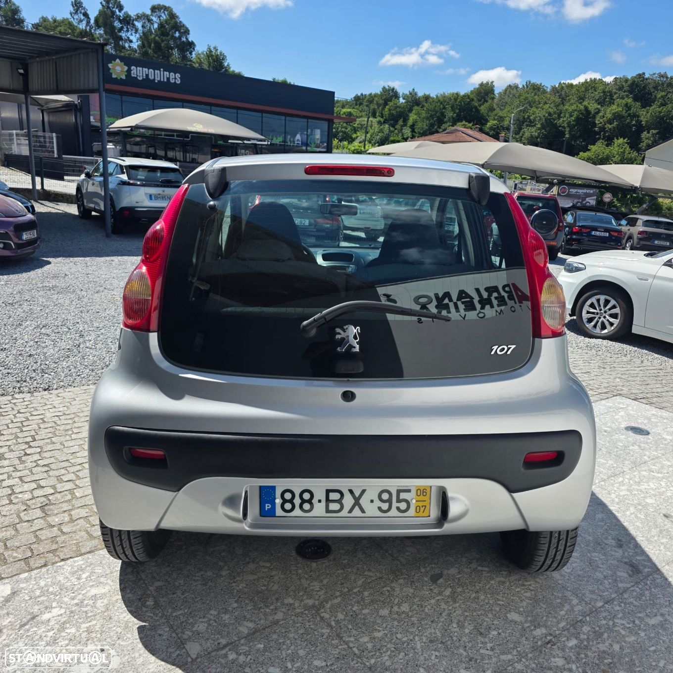 Peugeot 107 1.0 Trendy 2 Tronic - 10