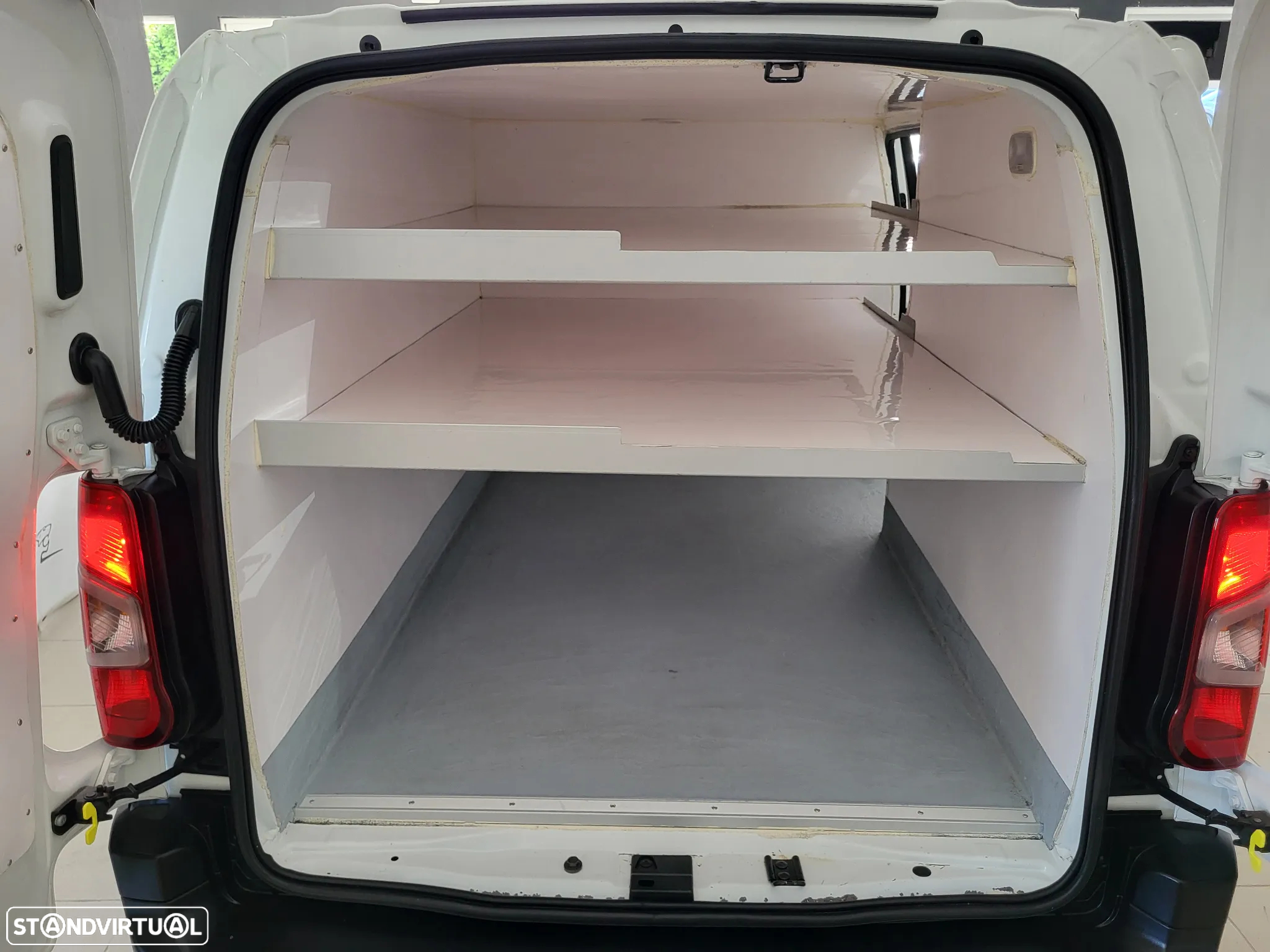 Peugeot PARTNER L2 LONGA 1.5HDi 100cv Aslphalt 3Lug. - 40