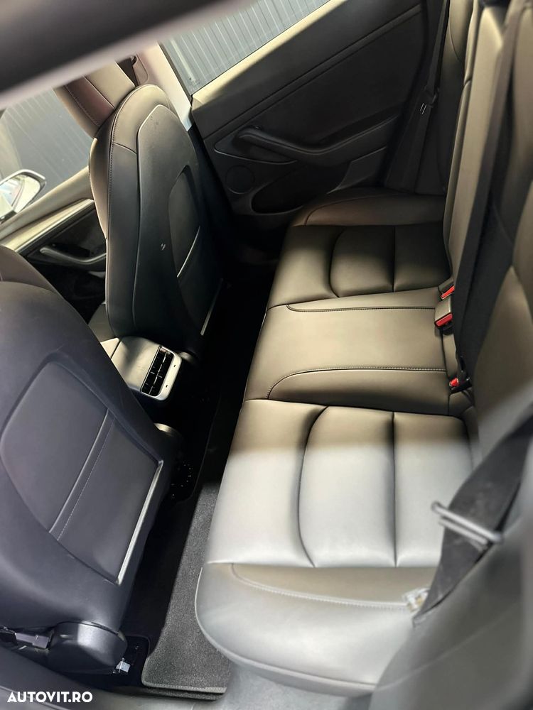 Tesla Model 3 - 13