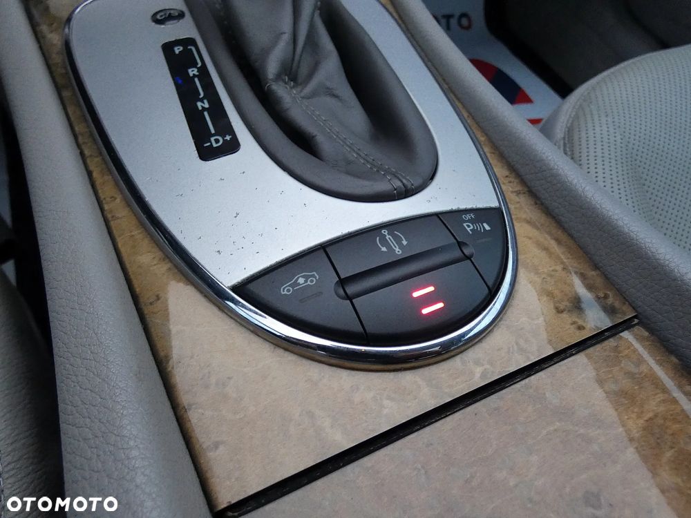 Mercedes-Benz Klasa E 320 T Avantgarde - 23