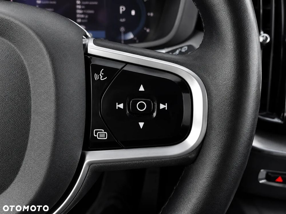 Volvo XC 60 B4 D Ultimate Dark - 26