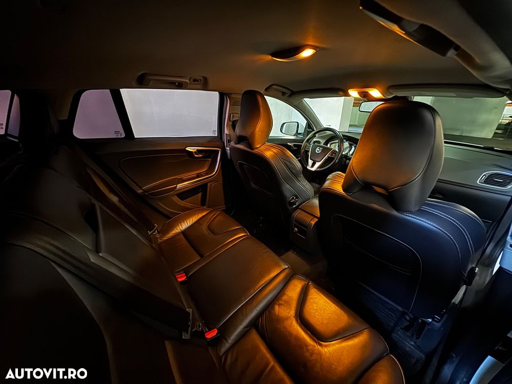 Volvo V60 D6 Plug-In-Hybrid AWD Geartronic Summum - 10