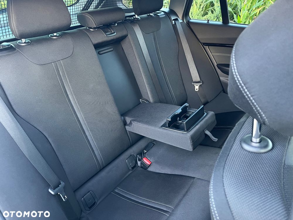 BMW Seria 3 320d Sport Line - 26