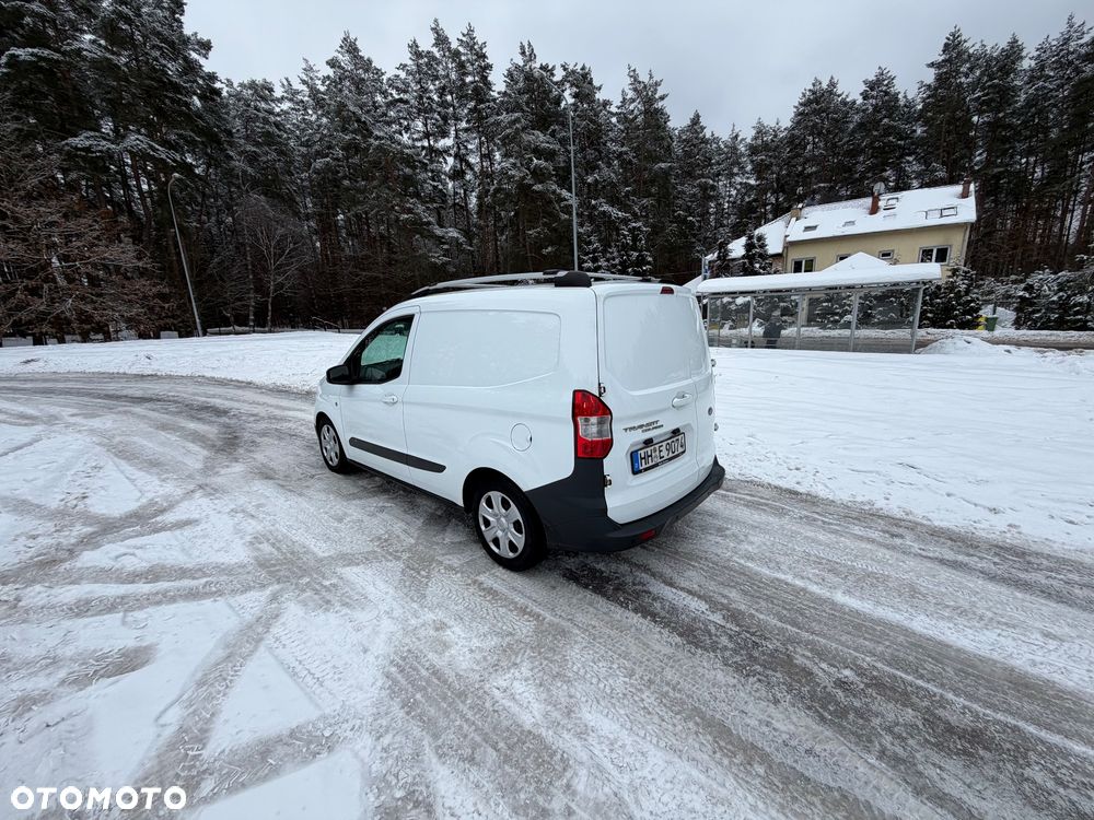 Ford Transit Courier - 9