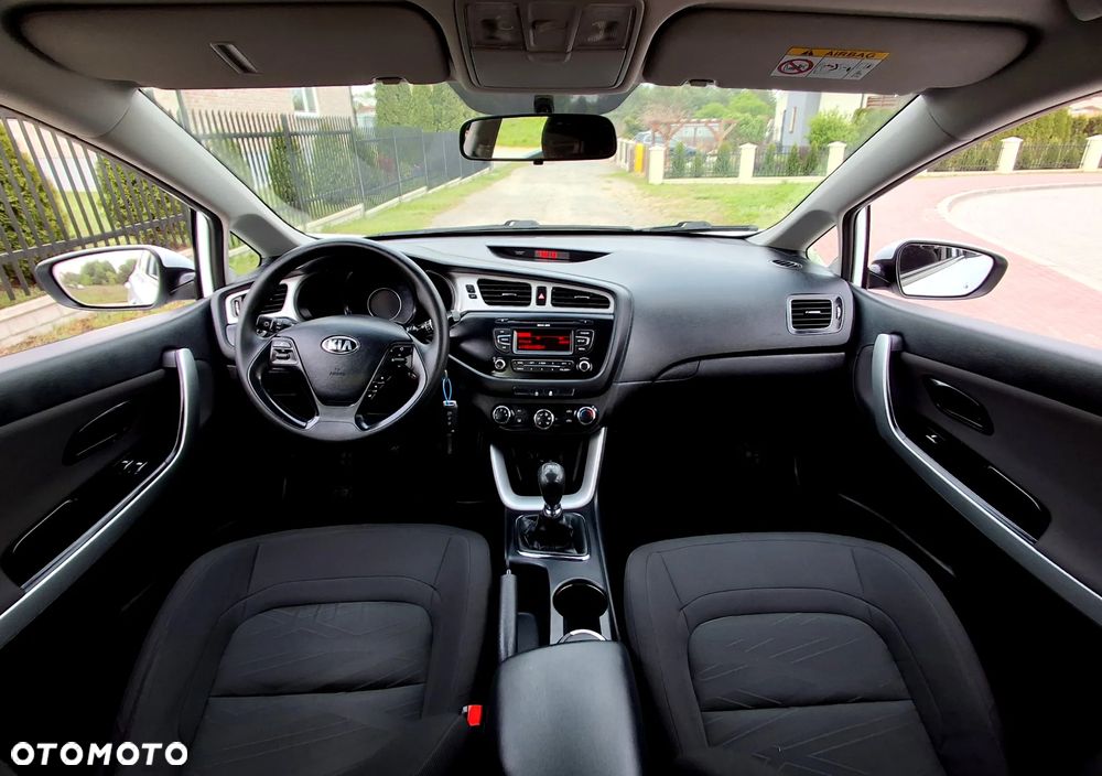 Kia Ceed 1.4 CVVT Dream Team Edition - 17