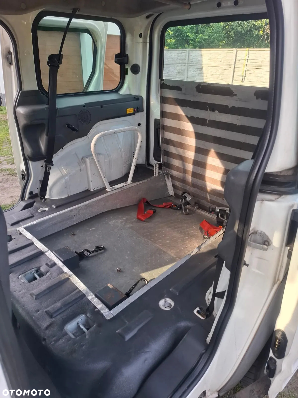 Ford Tourneo Connect - 9