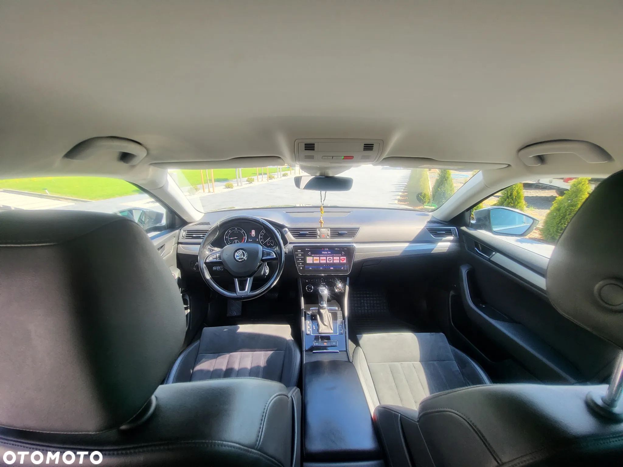 Skoda Superb 2.0 TDI DSG Sportline - 7