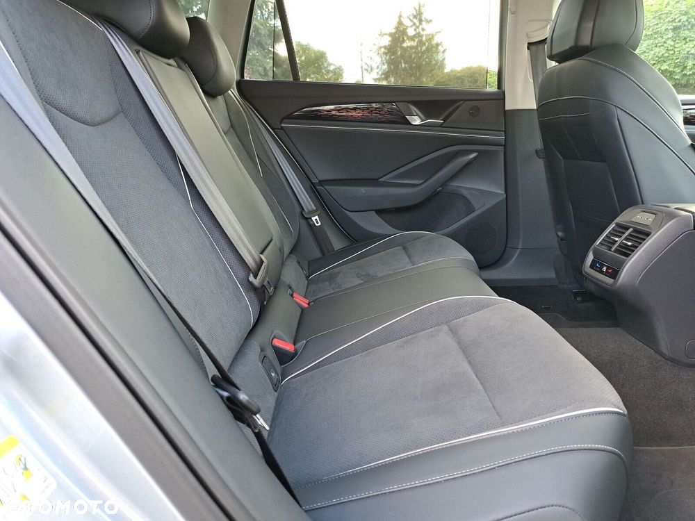 Volkswagen Passat Variant - 25