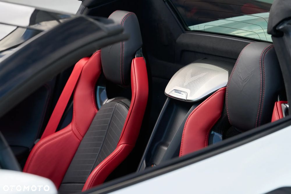 Chevrolet Corvette - 21
