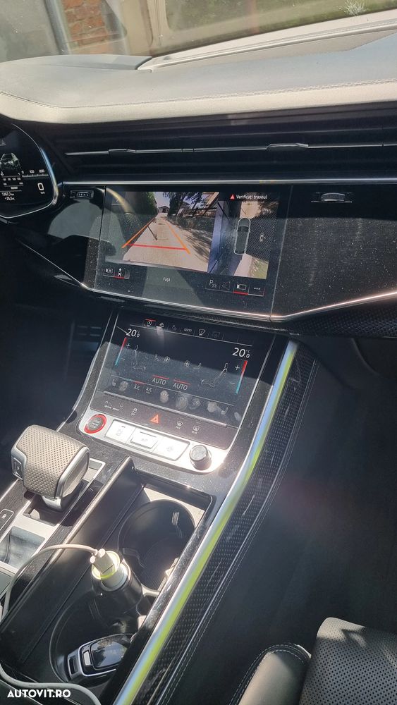 Audi SQ8 - 8