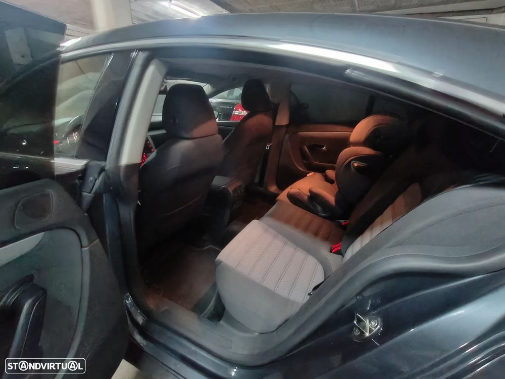 VW Passat CC 2.0 Blue TDi DSG - 11