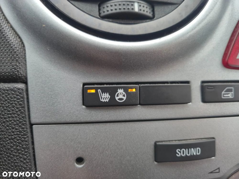 Opel Corsa 1.4 16V Satellite - 16