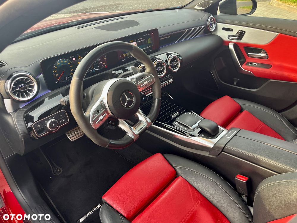 Mercedes-Benz CLA - 12