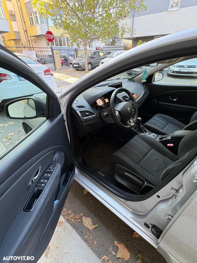 Renault Megane 1.6 16V 110 Paris Business - 9