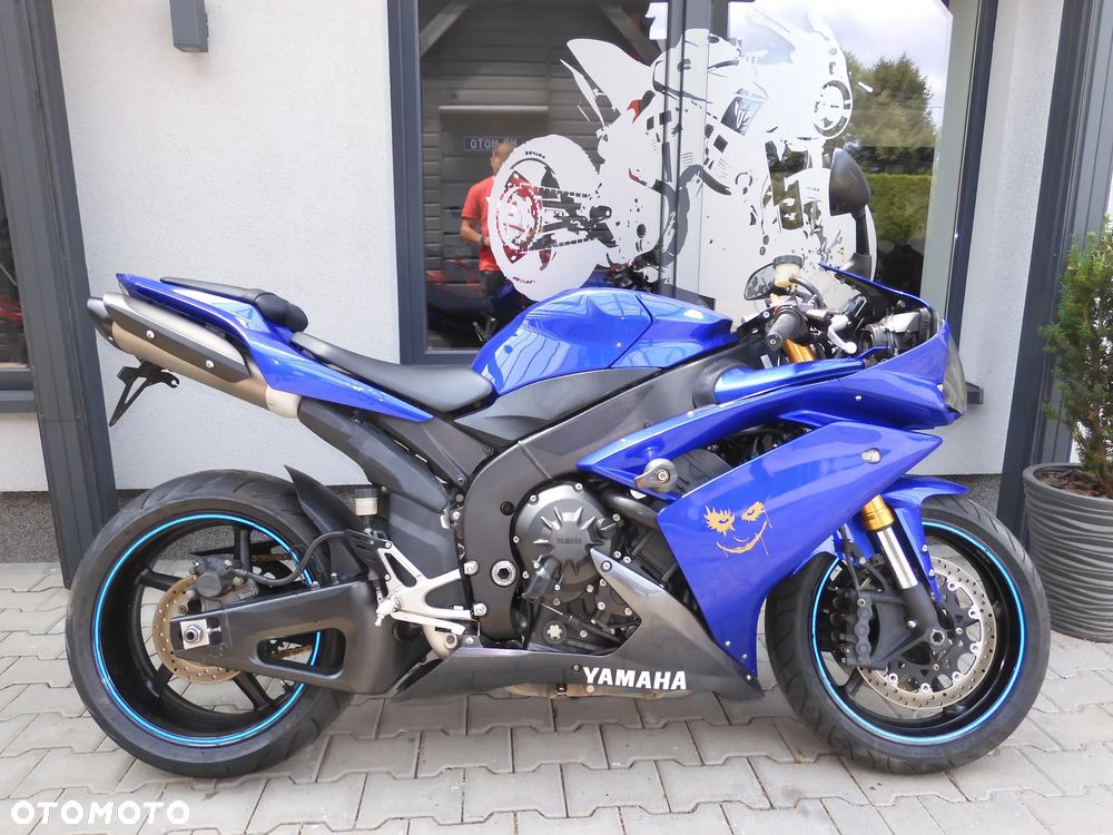 Yamaha R1 - 9
