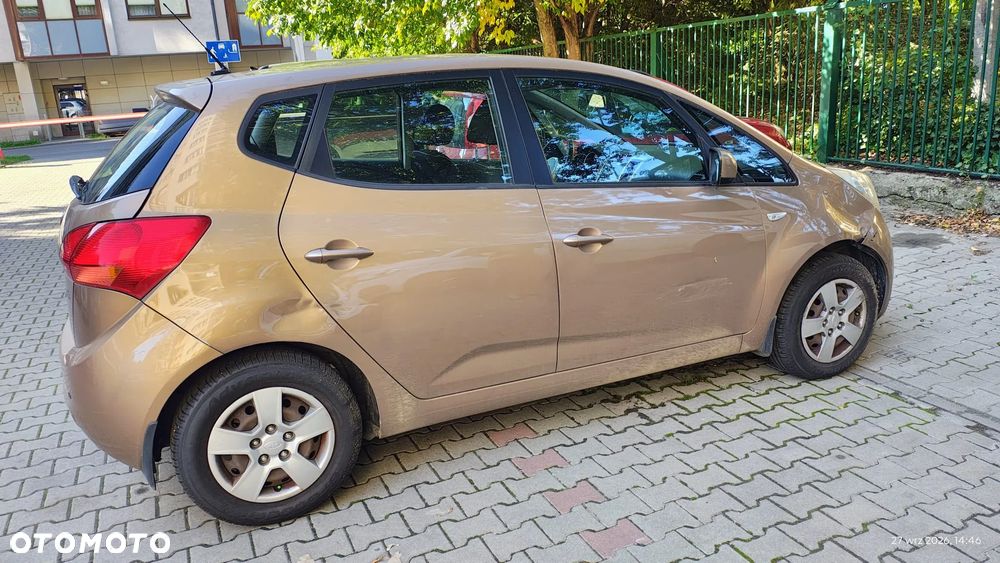 Kia Venga - 8