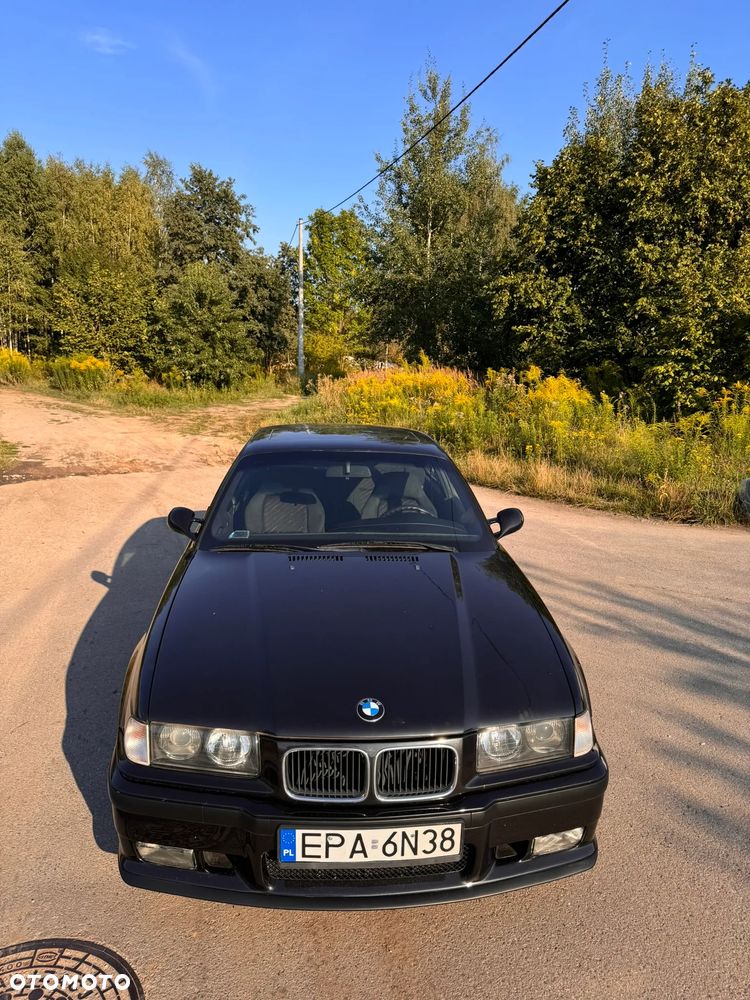 BMW M3 Standard - 2