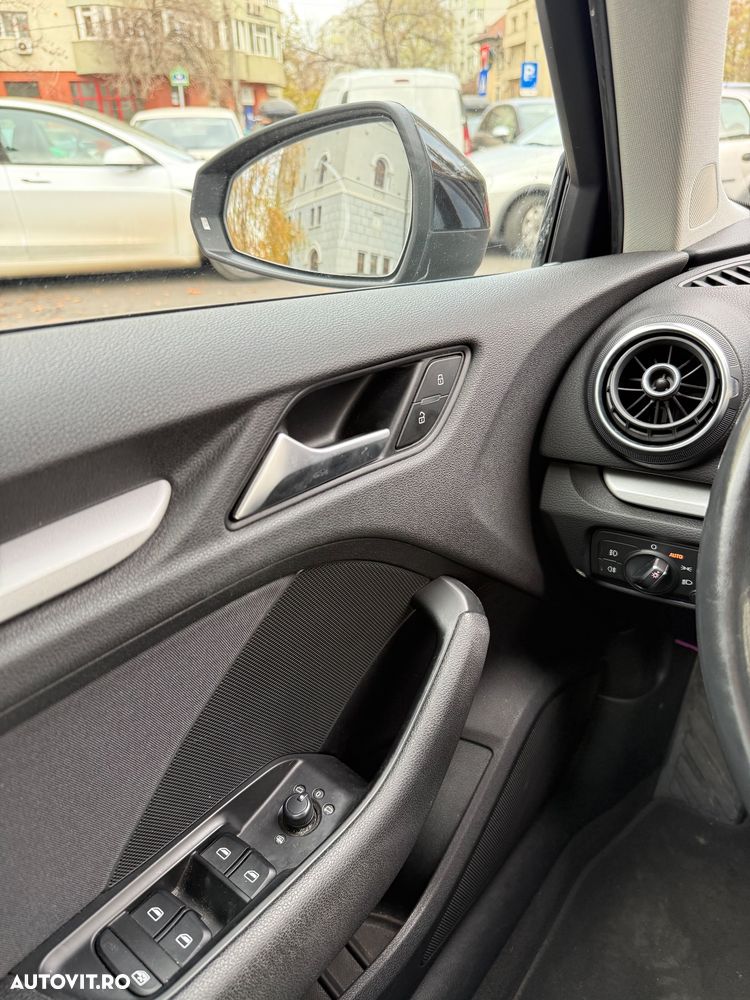 Audi A3 Sportback 2.0 TDI Stronic Attraction - 13