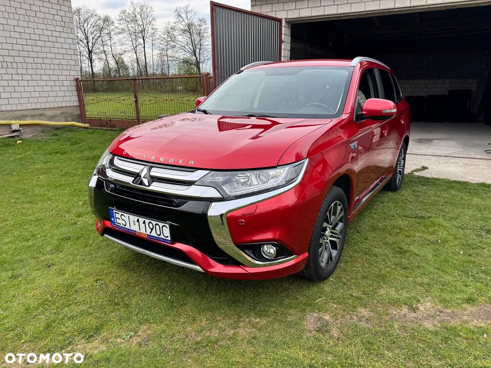 Mitsubishi Outlander - 2