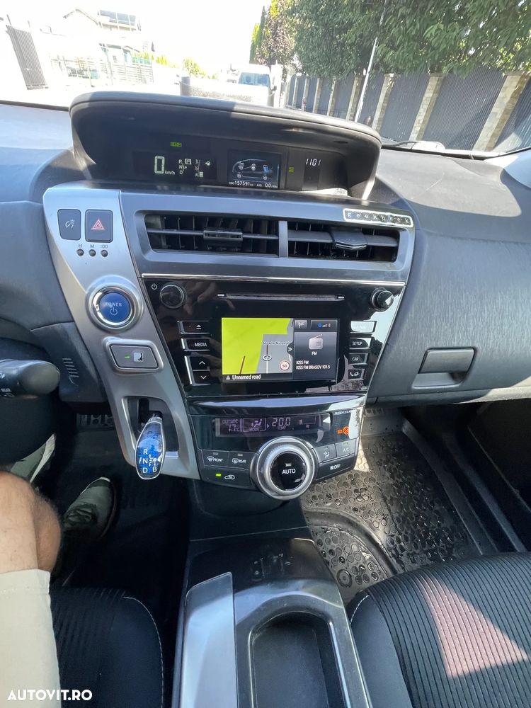 Toyota Prius+ (Hybrid) - 8