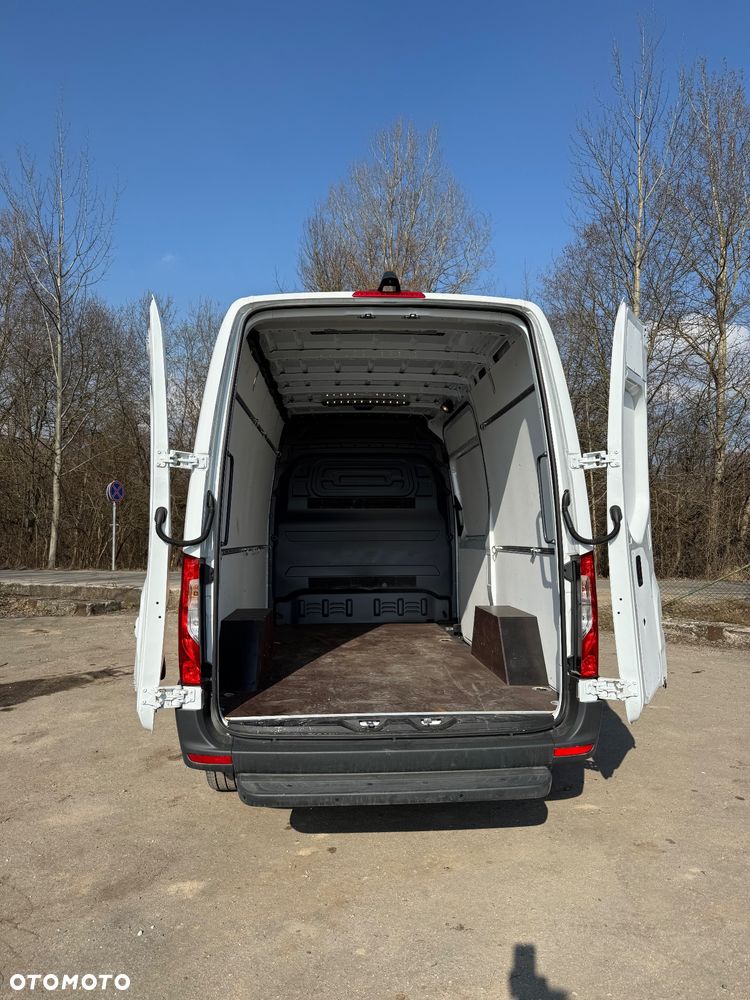 Mercedes-Benz Sprinter - 4