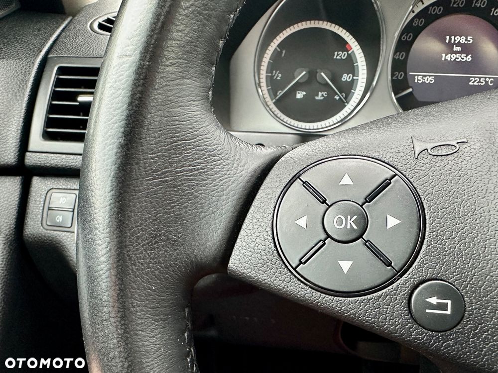 Mercedes-Benz Klasa C 180 BlueEFFICIENCY Avantgarde - 29