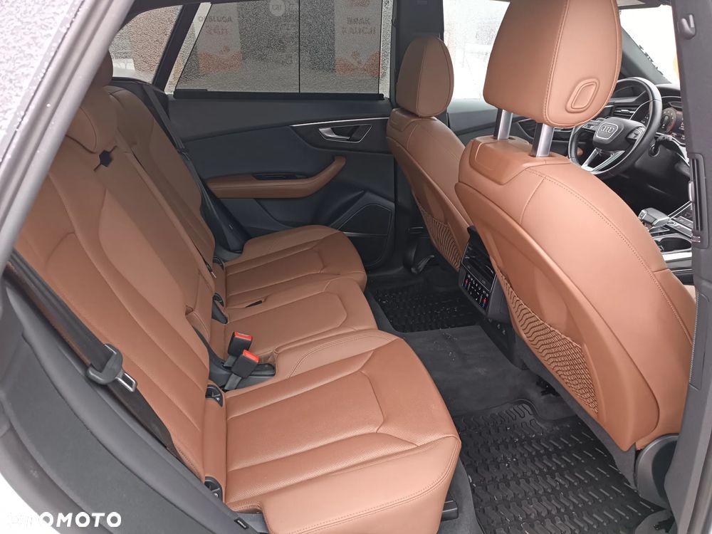 Audi Q8 55 TFSI quattro tiptronic - 25
