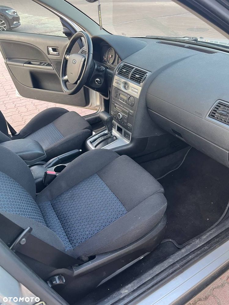 Ford Mondeo - 16